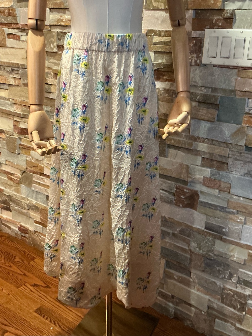 NWT CANNI Crinkled Satin Floral Midi Skirt  with Pockets